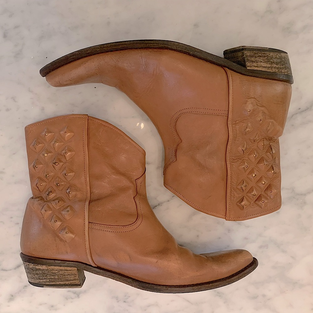 Zara leather tan western ankle boot with covered distressed studs size 40